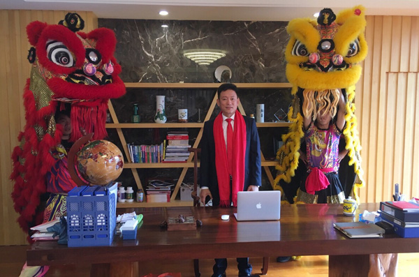 千秋偉業(yè)添錦繡 萬(wàn)里鵬程展宏圖 —— 常青樹舞獅獻(xiàn)瑞賀新春，歡天喜地迎開工！